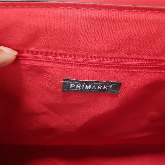 Red Handbag with Straps, Crocodile Pattern, Tiger Head Design Snap Closure NWOT - Picture 9 of 13